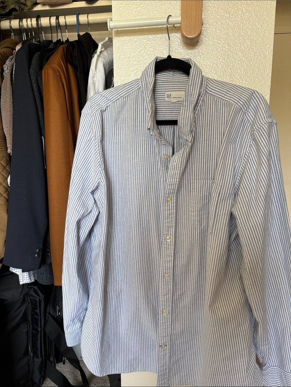 GAP Men's Light Blue and White Striped Button-Down Shirt